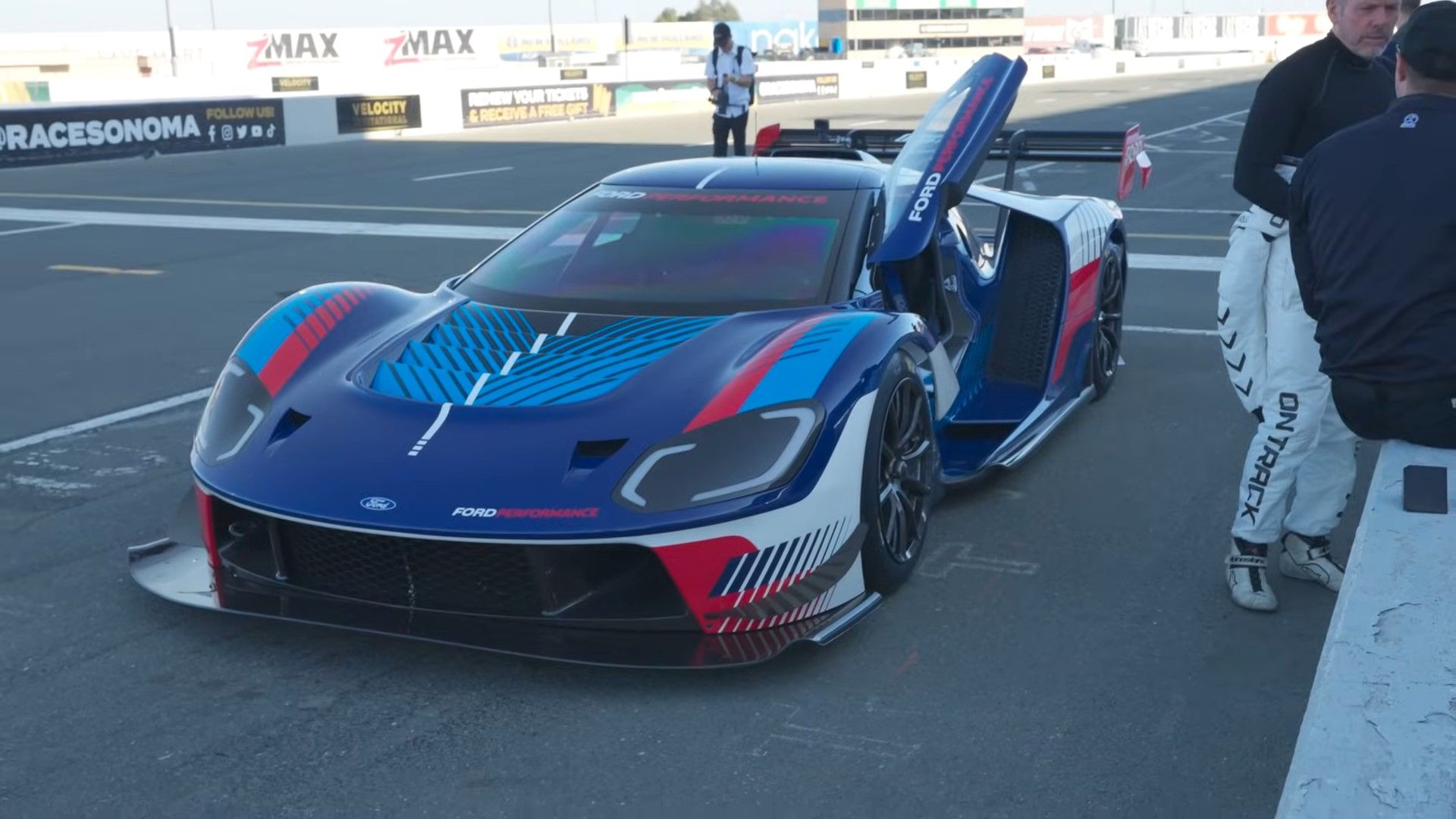 $1.7 Million Ford GT MK IV Gives YouTuber Ride Of His Life