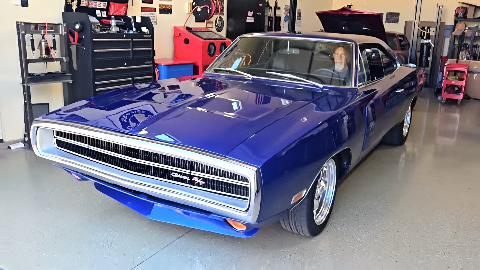 1970 Dodge Charger R/T 426 Hemi With Custom Exhaust Is A Real