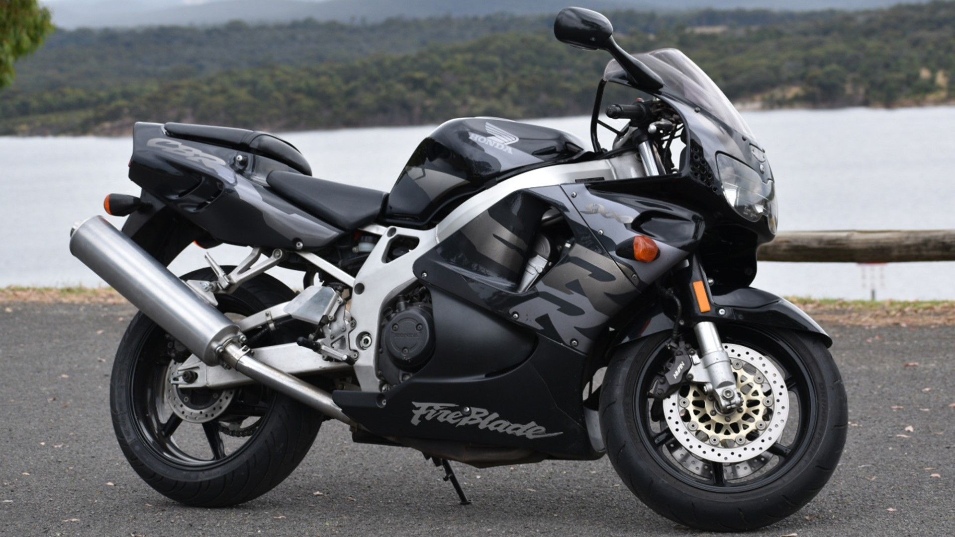Remember The Honda CBR900RR Fireblade? This Is Why It Was So Special