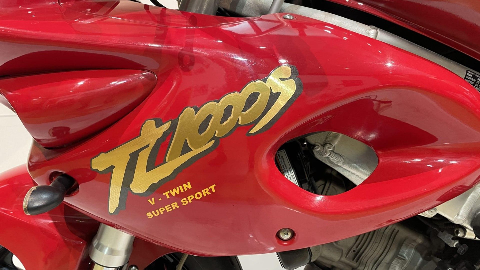 Here's Why The Suzuki TL1000S Was One Of The Most Infamous Sport Bikes Ever