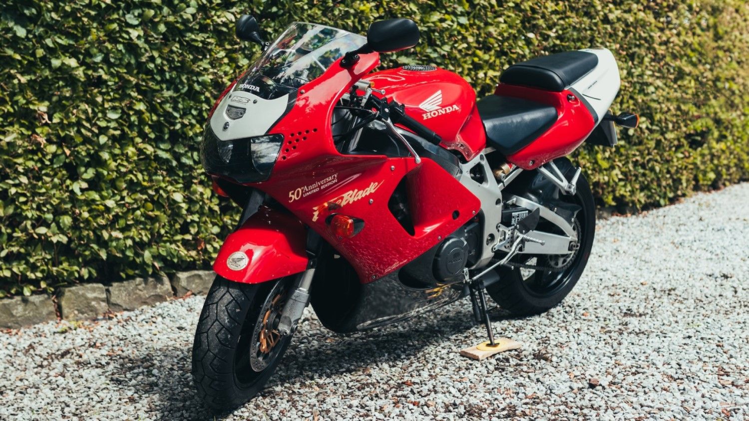Remember The Honda CBR900RR Fireblade? This Is Why It Was So Special