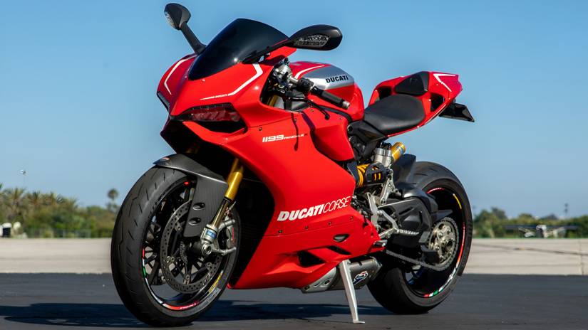 12 Fast Bikes That Does 0-60 MPH In Under 3 Seconds