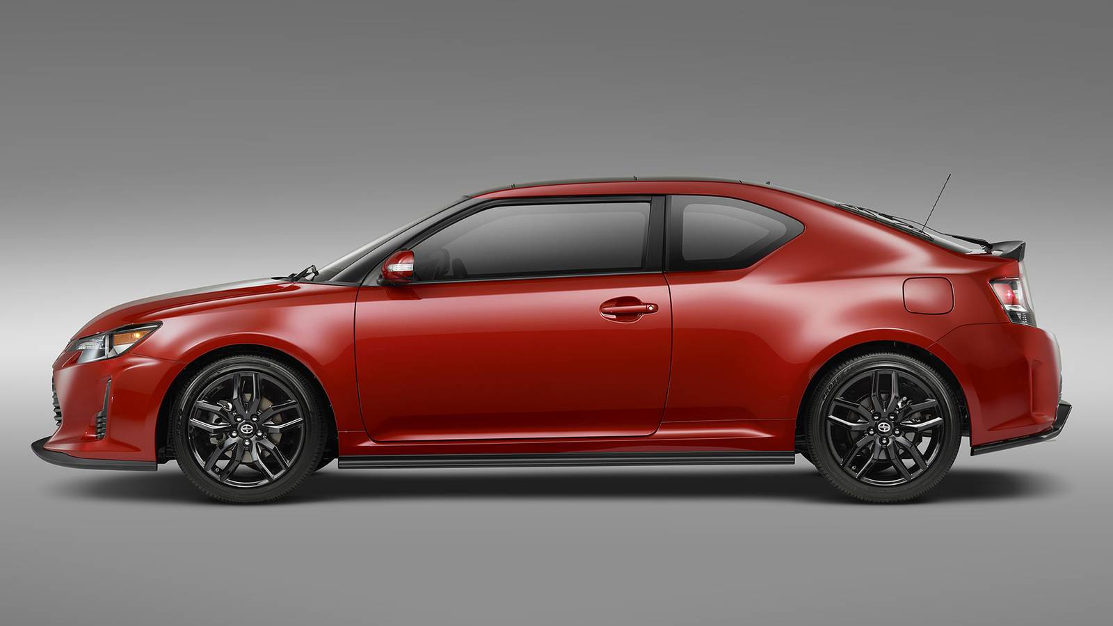 7 Manual Coupes Most Driving Enthusiasts Completely Forgot