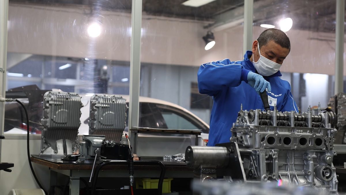 Larry Chen Finds Out The Benefits Of Running A Spoon Engine In A Honda