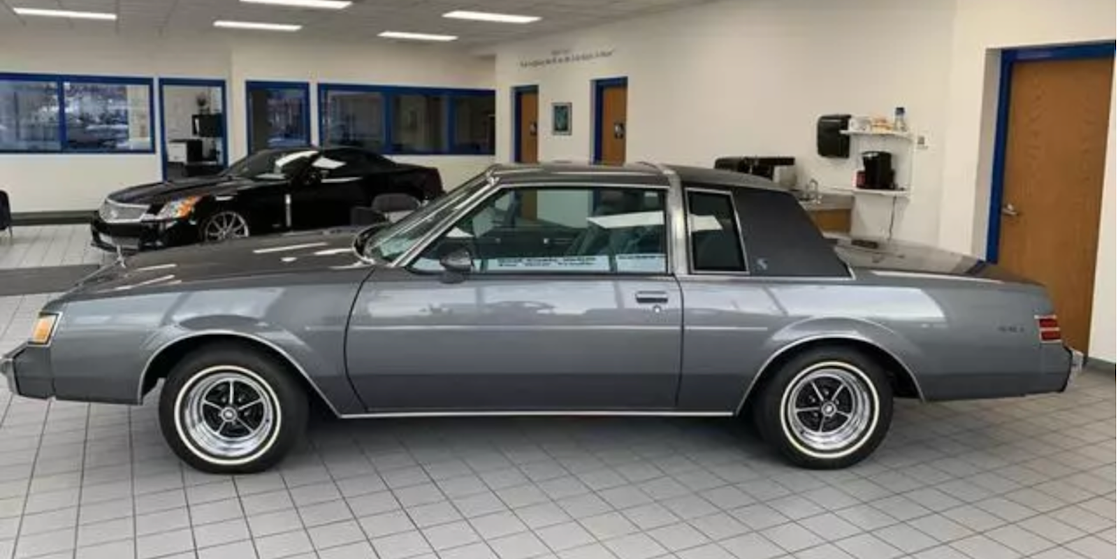 Buick Regal cinza 1986 