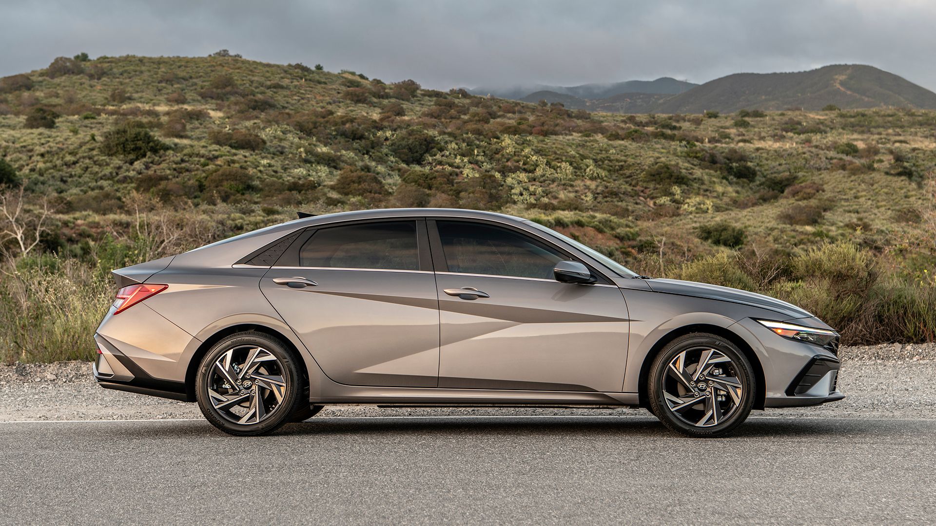 A Complete Guide To The 2024 Hyundai Elantra