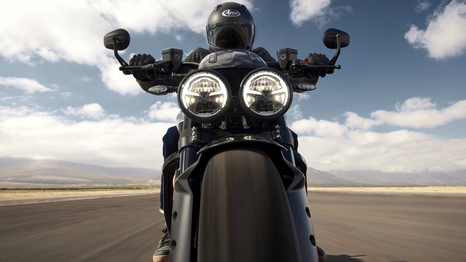 This 2,458cc Muscle Bike Makes Most Cruisers Look Painfully Underpowered