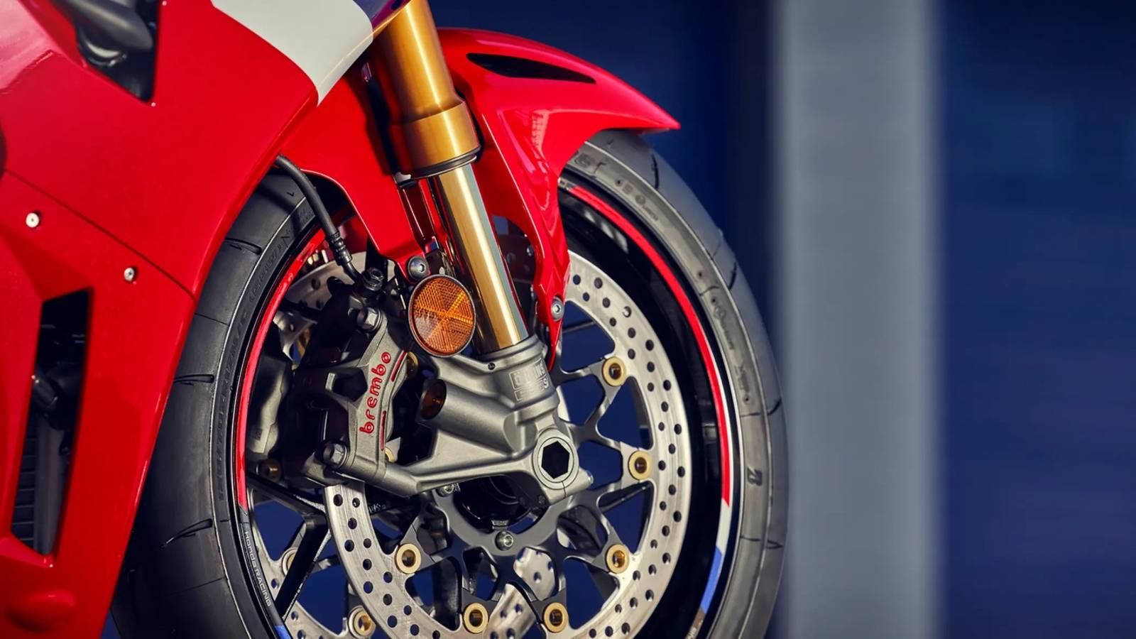 Photo inspiration: Fresh Look at The Motorcycle With Honda Reliability And Ducati Performance