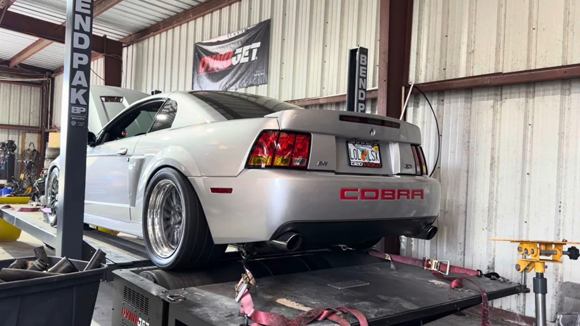 Watch: Nasty Ford Mustang SVT Cobra Puts Down 850 HP On Dyno