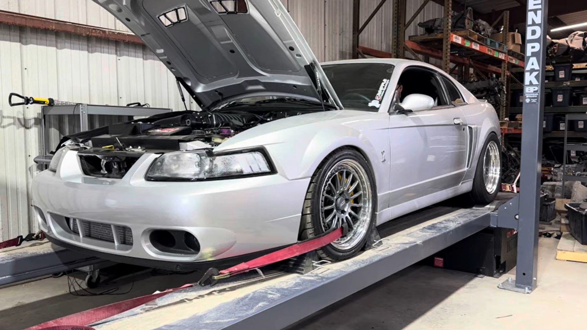 Watch: Nasty Ford Mustang SVT Cobra Puts Down 850 HP On Dyno