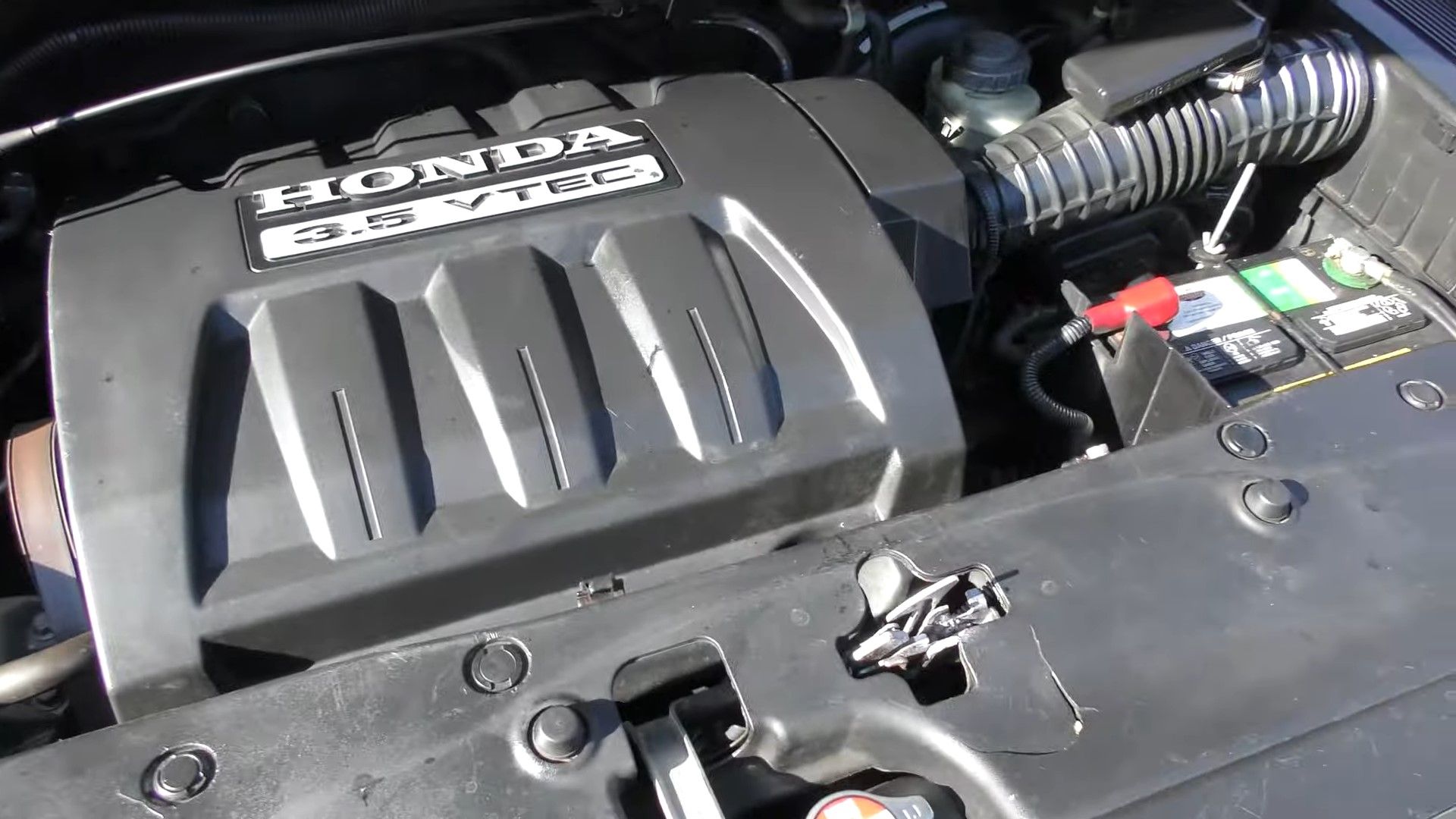 Why 50+ Year Mechanic Recommends 2006 Honda Pilot If You Only Have $5,000