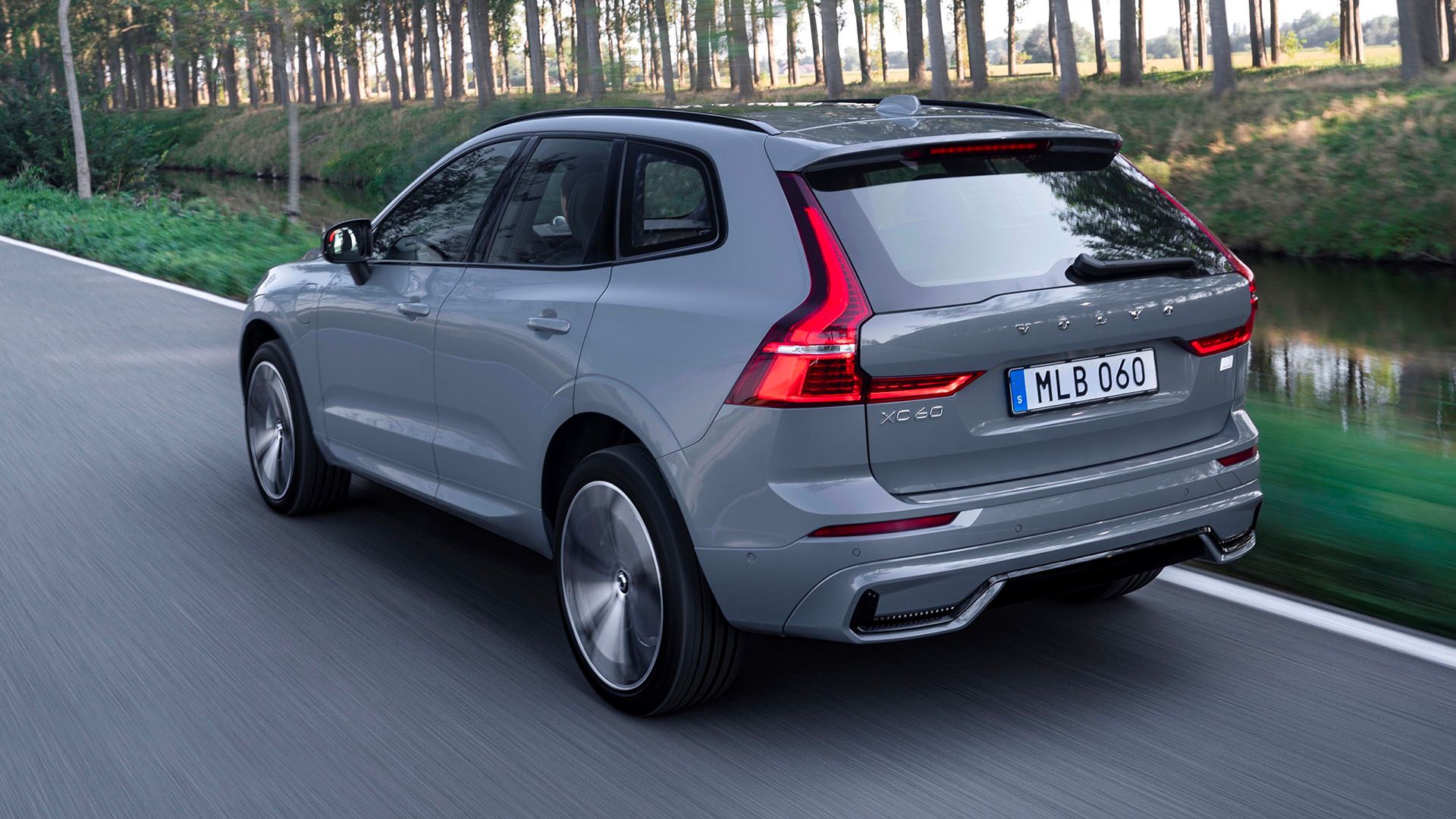 Differences Between The 2024 Lexus RX And 2024 Volvo XC60