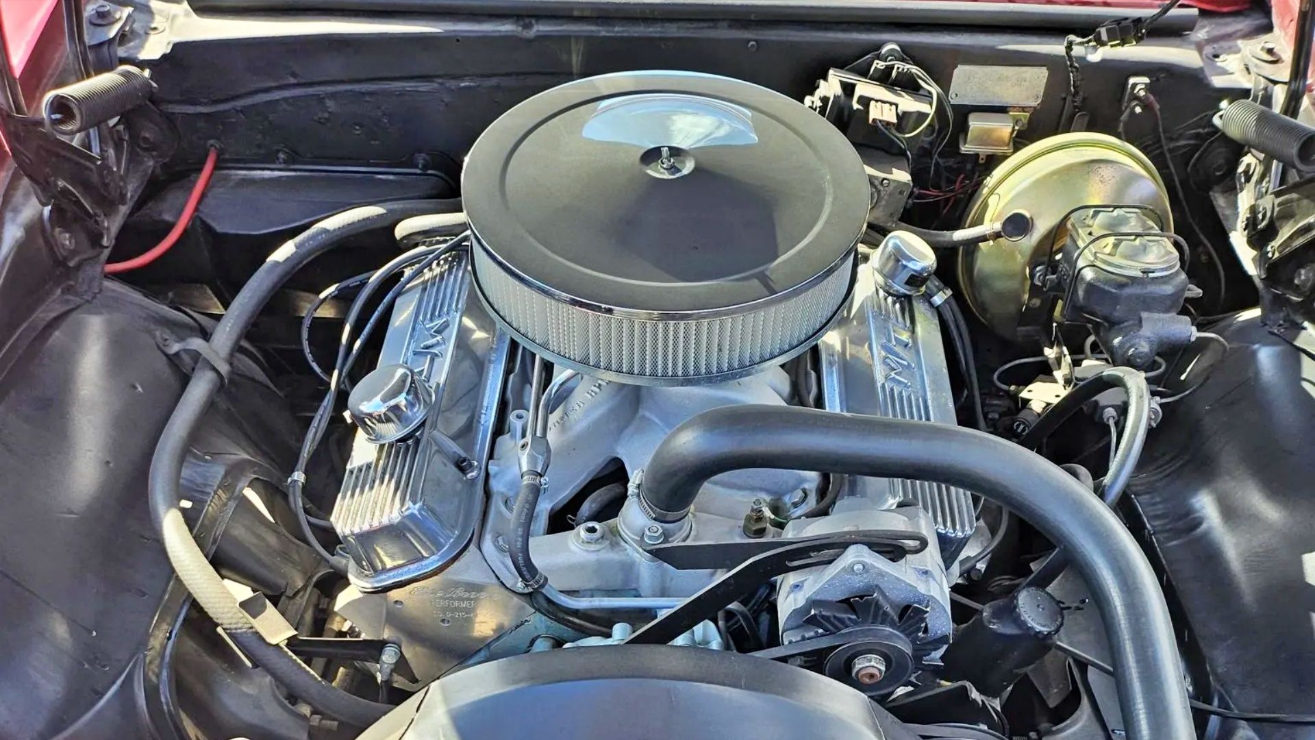 Here's How The Chevy 454 V8 Compares To Pontiac's 455 V8