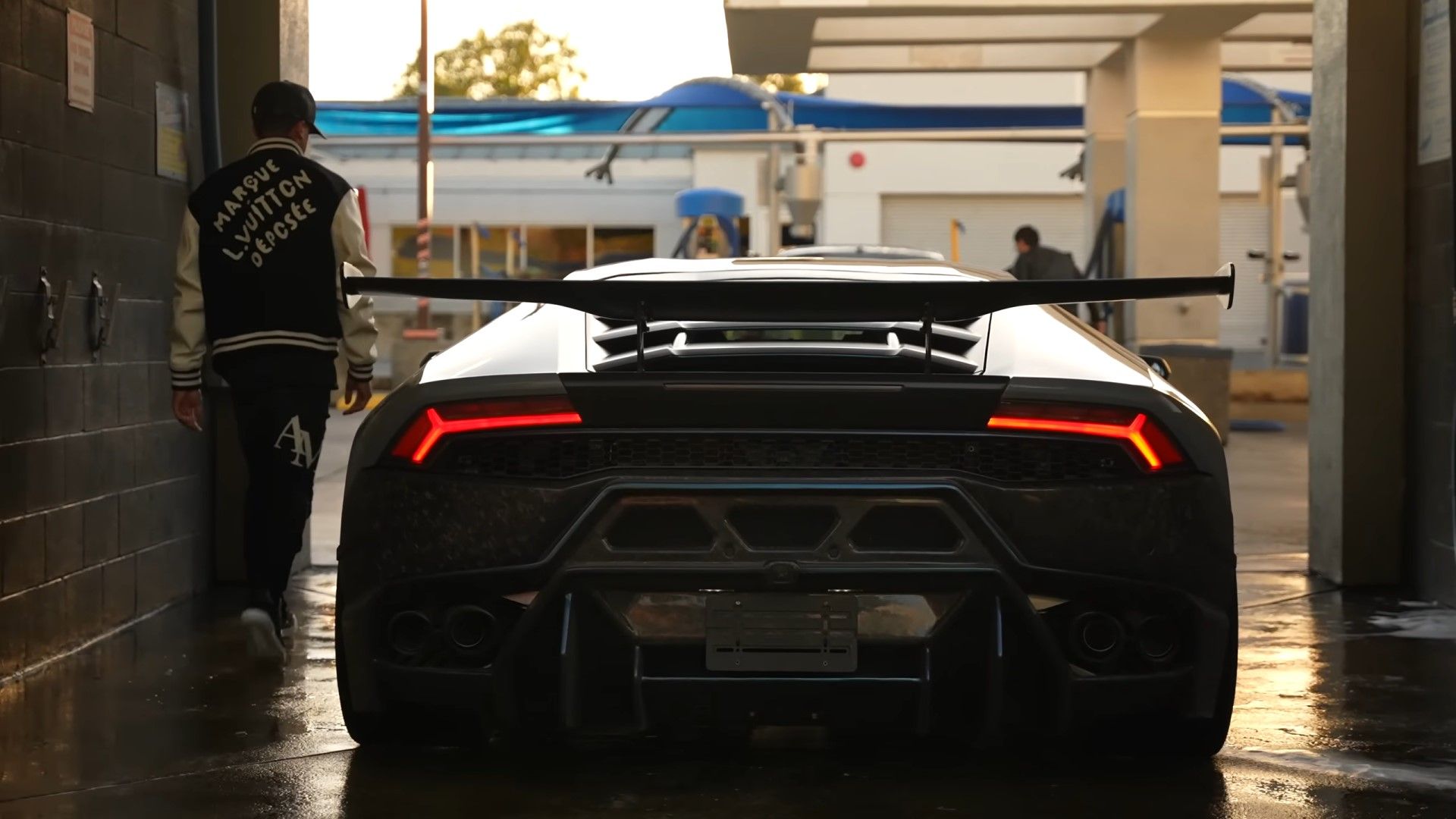 How This 22-Year Old YouTuber Bought His Dream Car, A Lamborghini Huracan