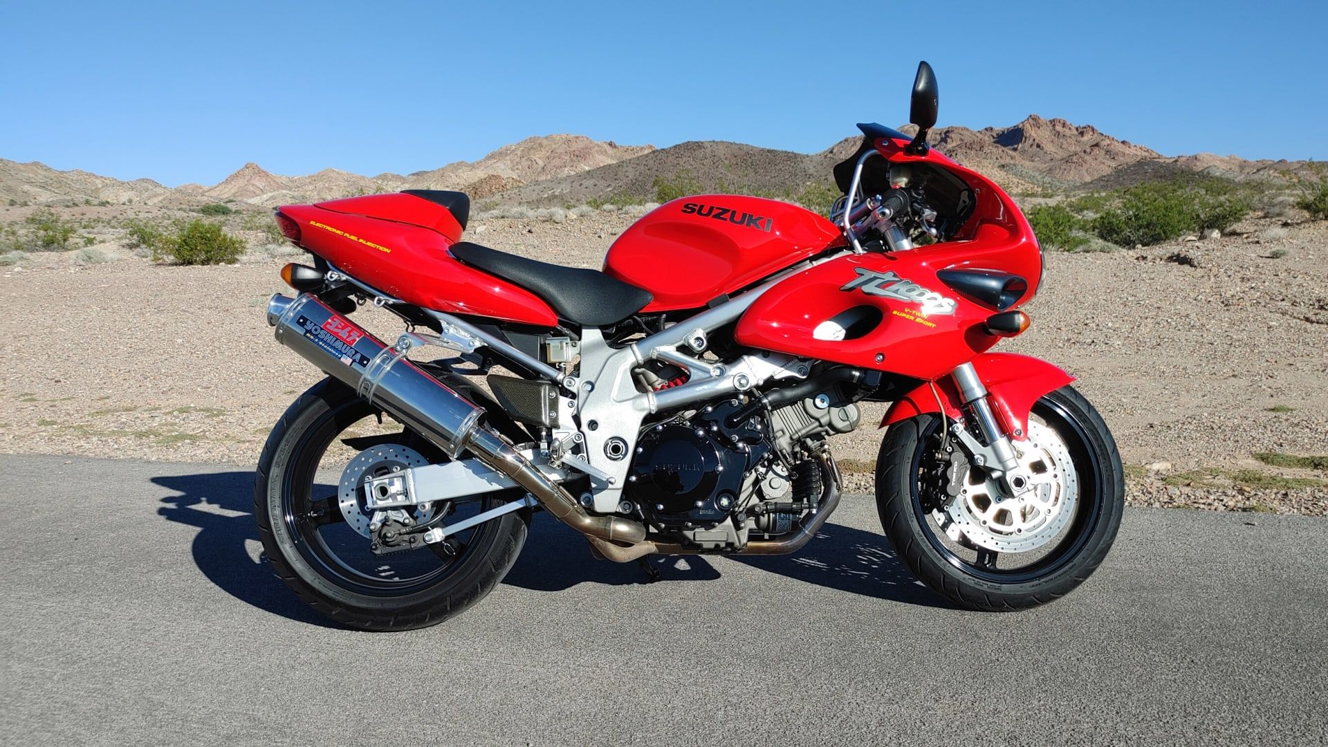 Here's Why The Suzuki TL1000S Was One Of The Most Infamous Sport Bikes Ever