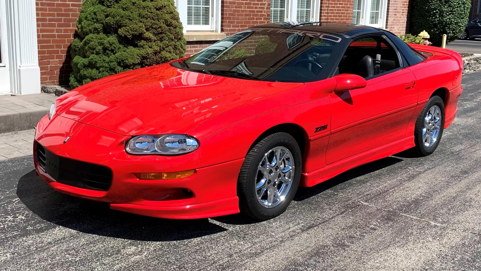 Chevrolet Camaro Z28 vermelho 2002