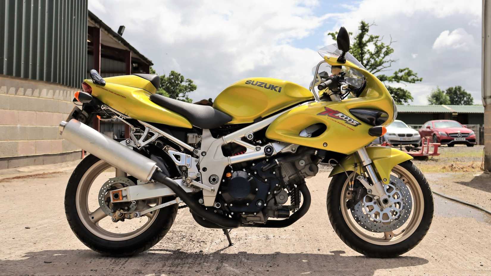 Tl1000s Racing Here's Why The Suzuki TL1000S Was One Of The Most Infamous Sport Bikes Ever