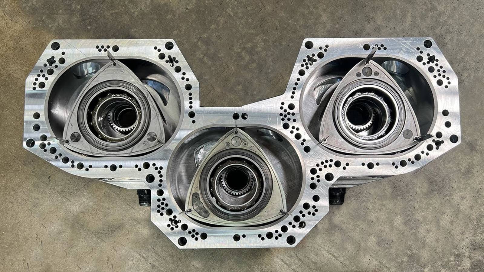 The World's Only 12-Rotor Engine's Crazy Horsepower And Even Crazier ...