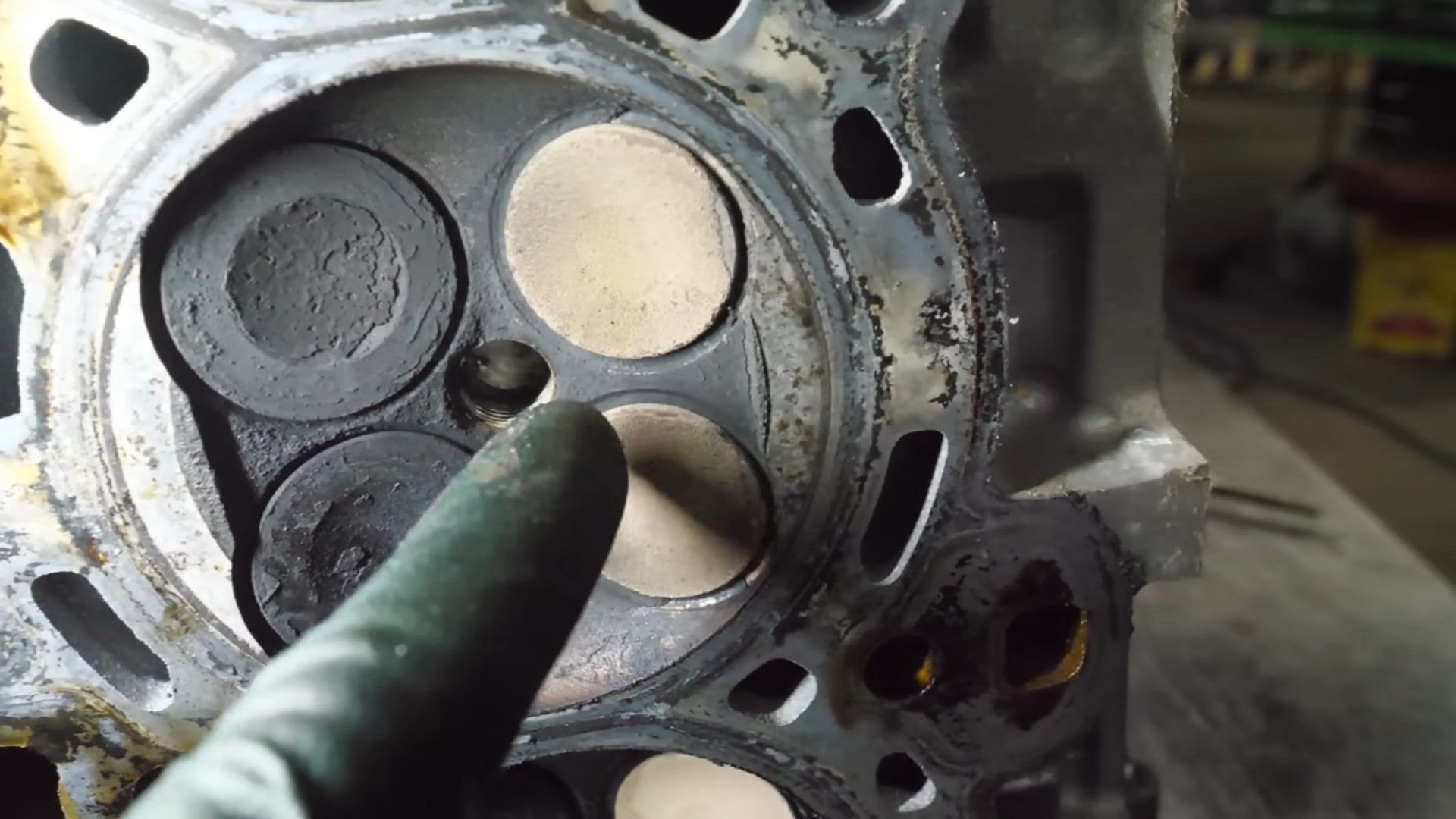 Expert Mechanic Tears Down Ford 2.3L MZR Engine To Understand Why They Fail
