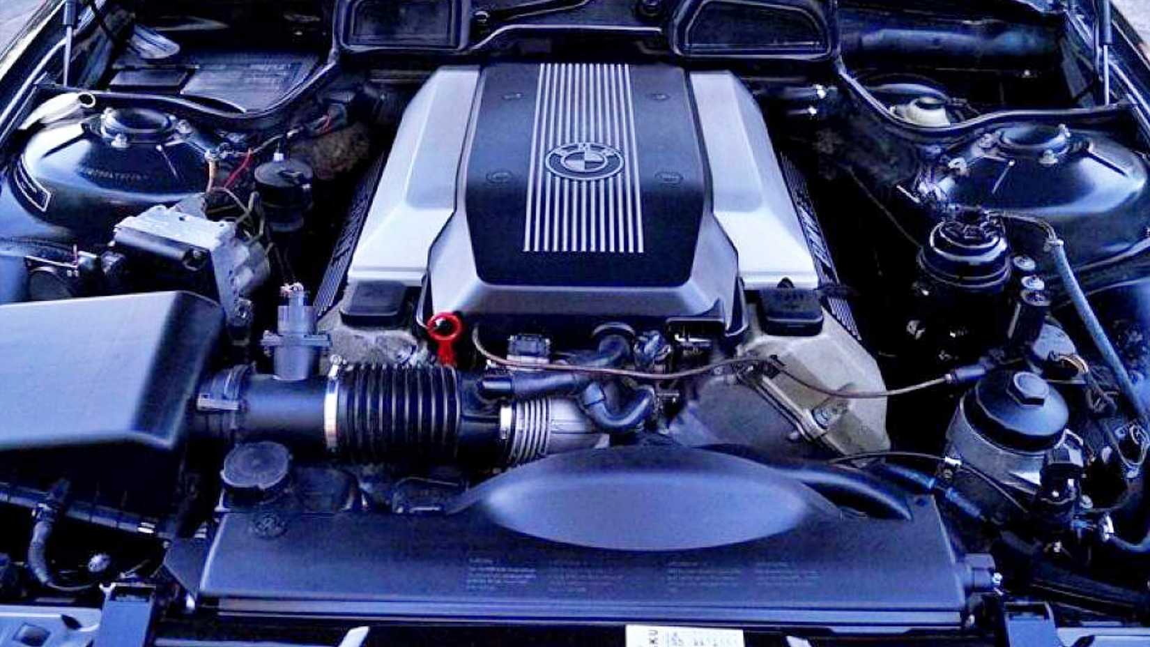 10 Smallest Displacement V8 Engines Ever In A Production Car