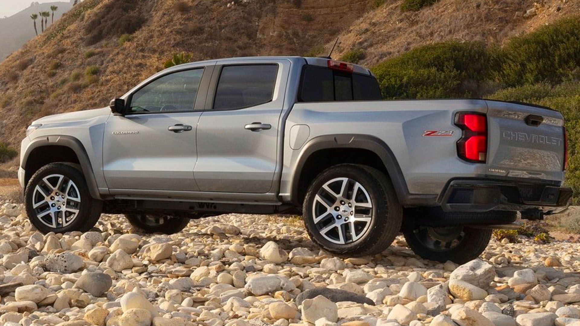 2024 Honda Ridgeline Vs 2024 Chevrolet Colorado Comparison