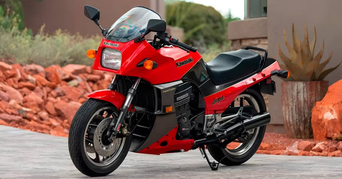 Here's Why The Kawasaki GPz900R Was The Ideal Candidate For Top Gun