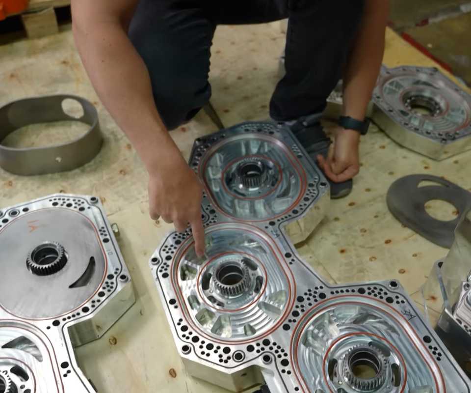 Segment Engine The World's Only 12-Rotor Engine's Crazy Horsepower And Even Crazier ...