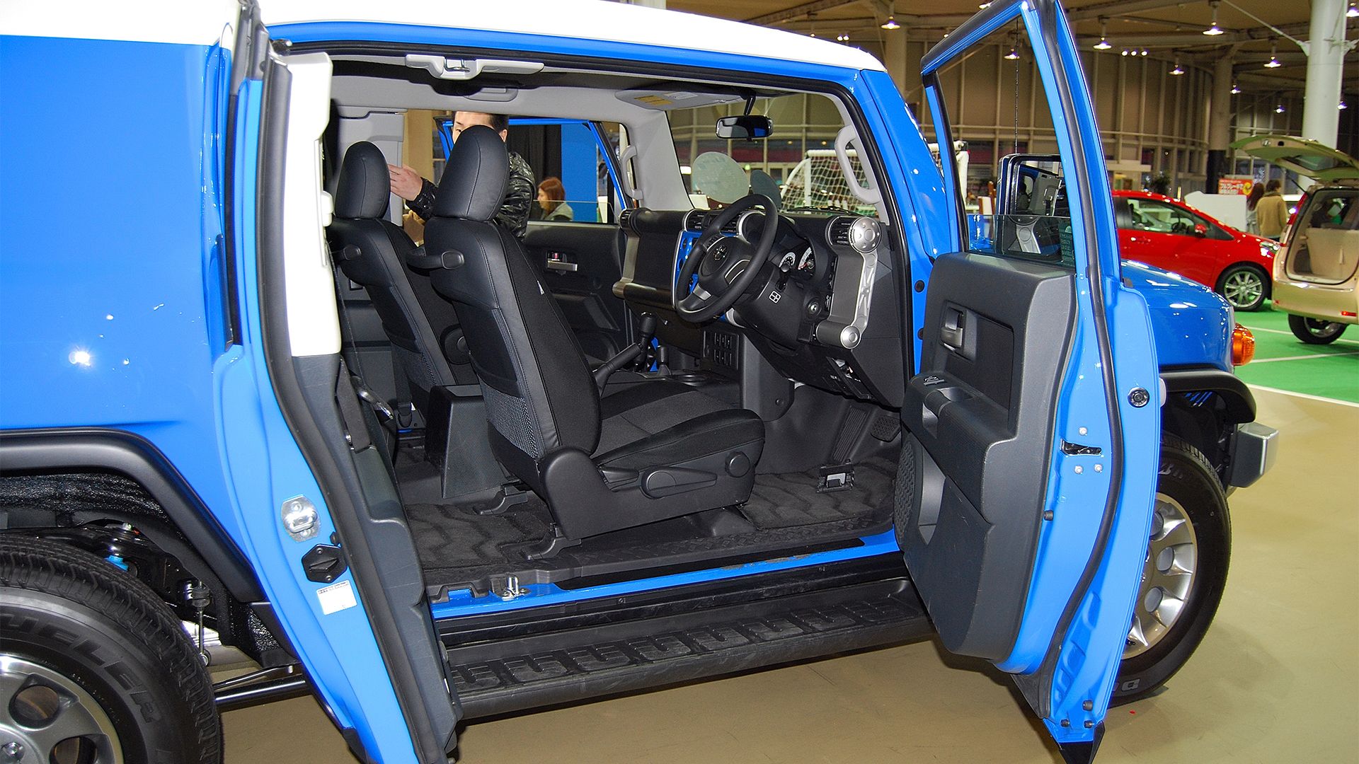 Toyota FJ Cruiser: A Comprehensive Guide On Features, Specs, And Used ...