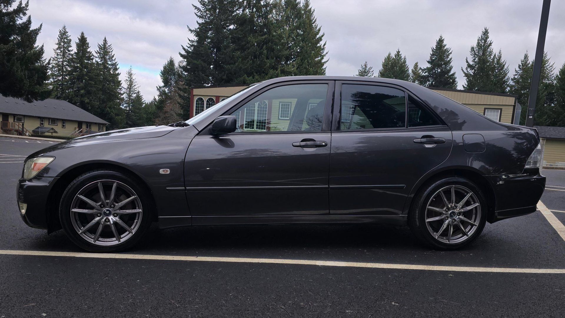 Toyota Altezza: A Comprehensive Guide On Features, Specs, And Used Prices