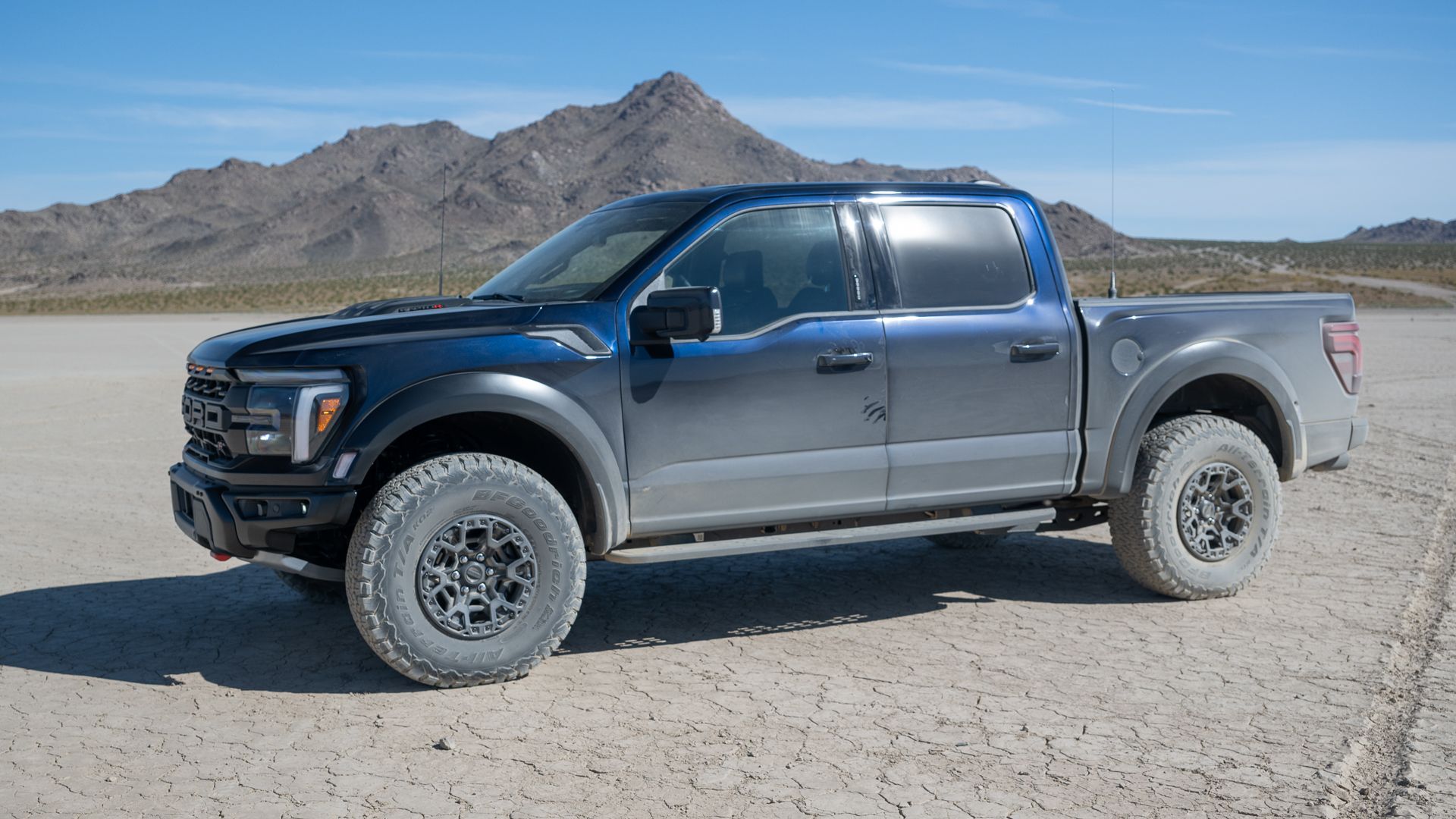 I Drove The Extreme V8-Powered Ford Raptor R. Here's Why I'd Stick With ...