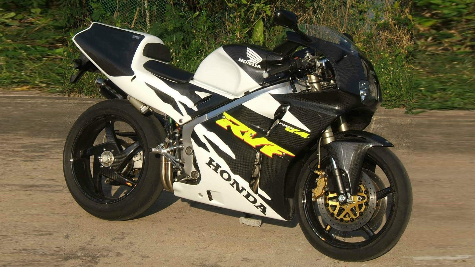 The Smallest Displacement V4 Engine Ever On A Production Motorcycle