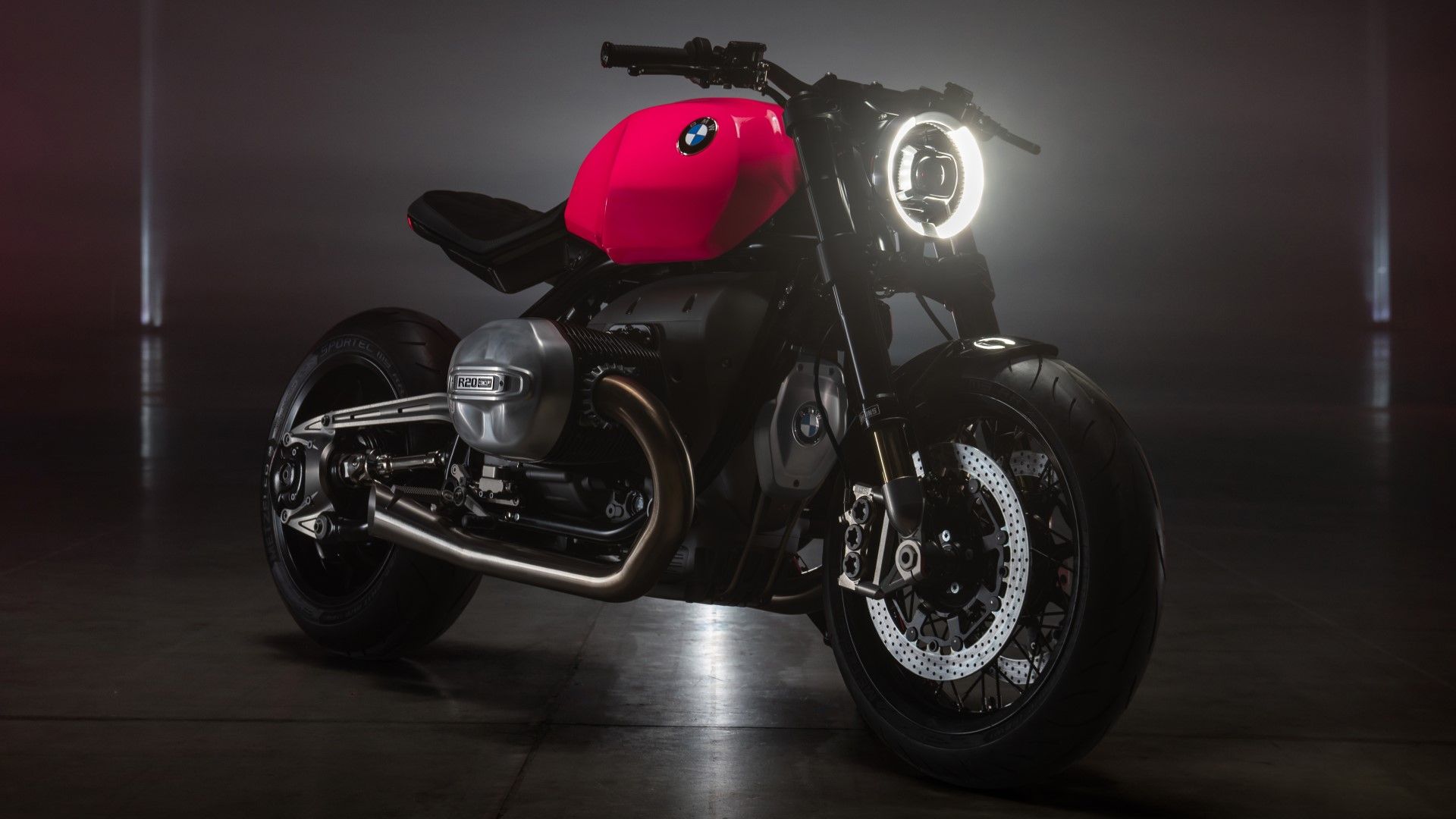 BWM R20 Concept: A Cafe Racer With A Gigantic 2.0-Liter Boxer Engine