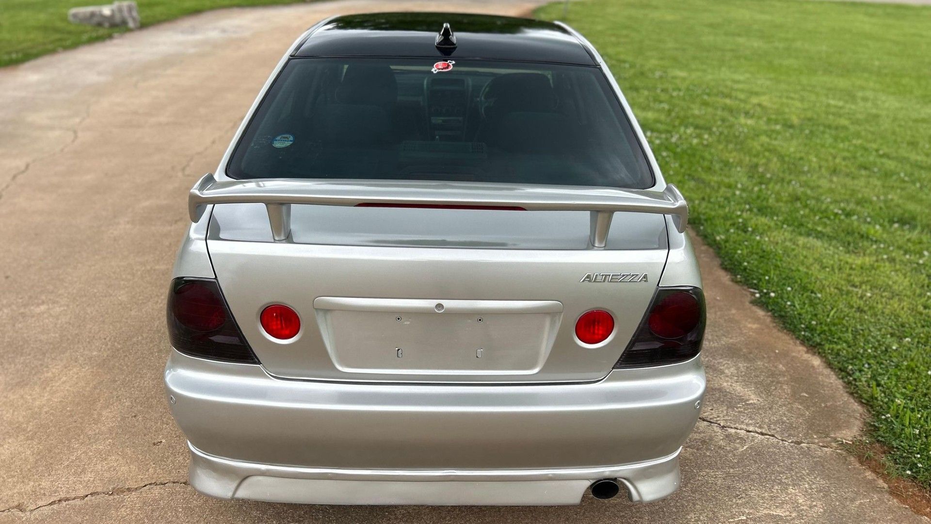 Toyota Altezza: A Comprehensive Guide On Features, Specs, And Used Prices