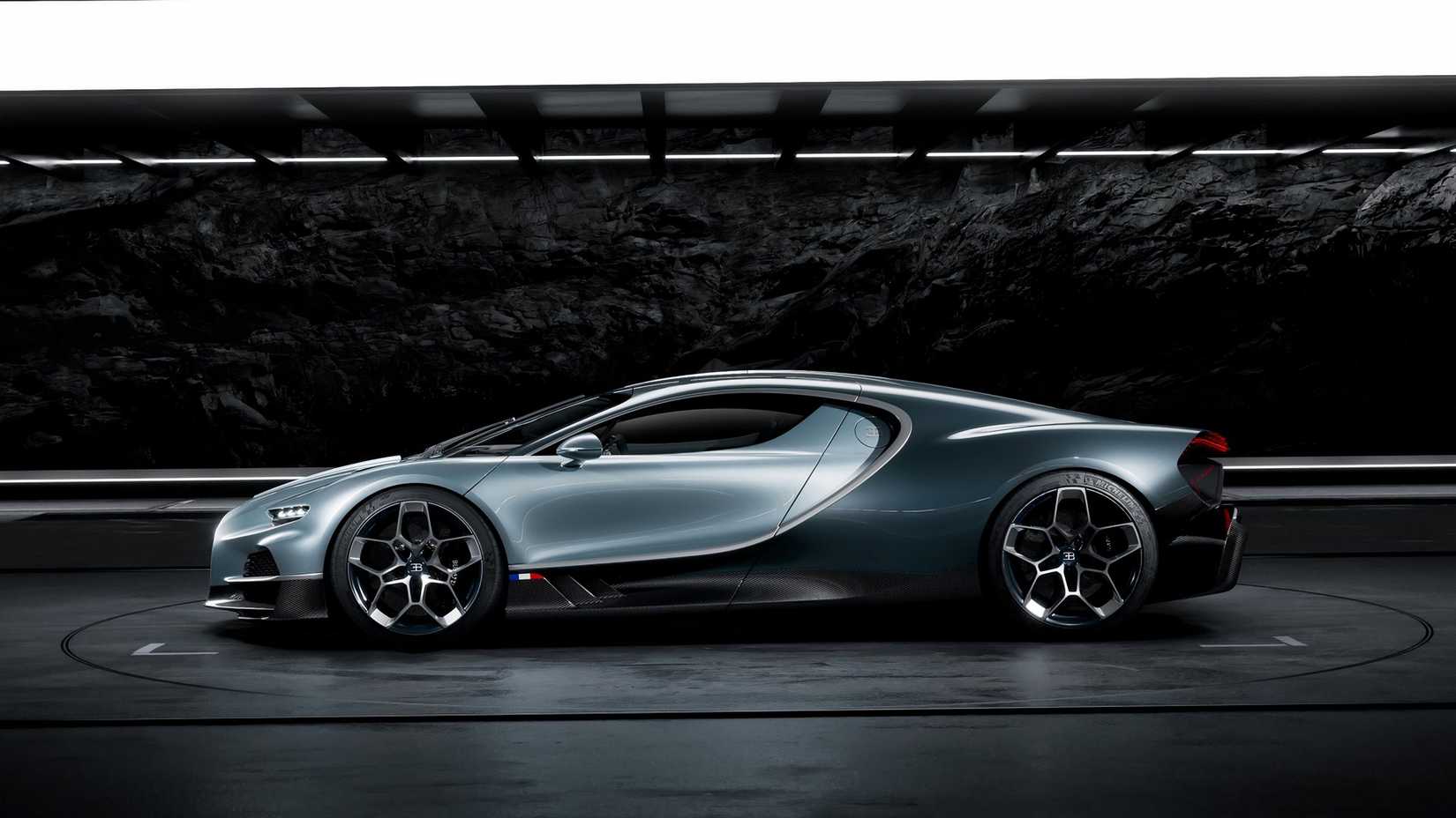 Bugatti Tourbillon – photo 6