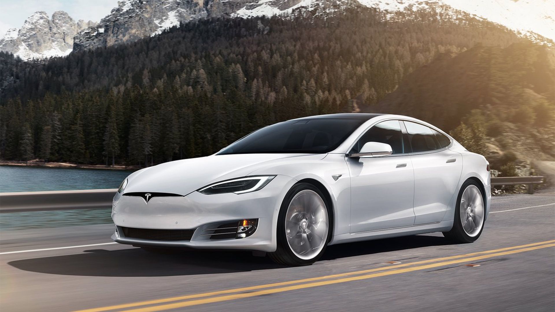 Tesla Model S - Ângulo frontal 3_4