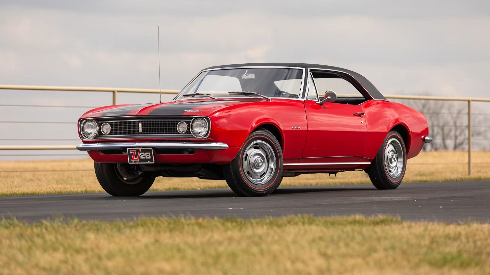 1967 シェビー　カマロZ28 1967 Chevrolet Camaro Z/28: Highest-Revving Muscle Car