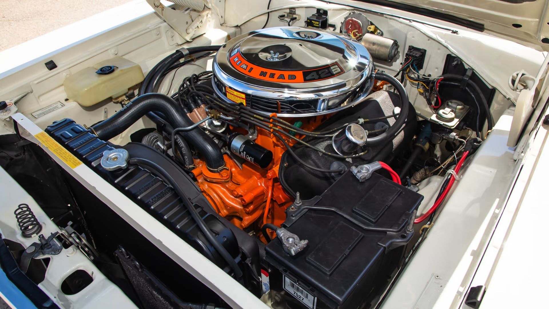 1968 Plymouth Road Runner 426 Hemi V8 lateral