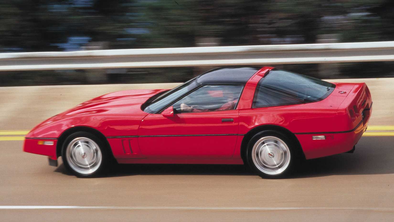 Here’s Why The Dodge Viper Never Outsold The Chevrolet Corvette