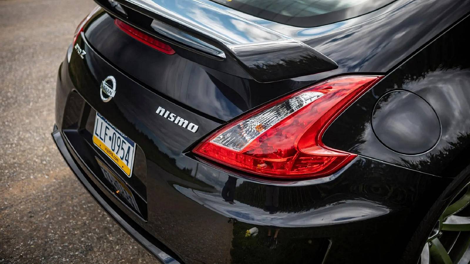 7 Sports Cars Under $25K That Can Embarrass A Porsche