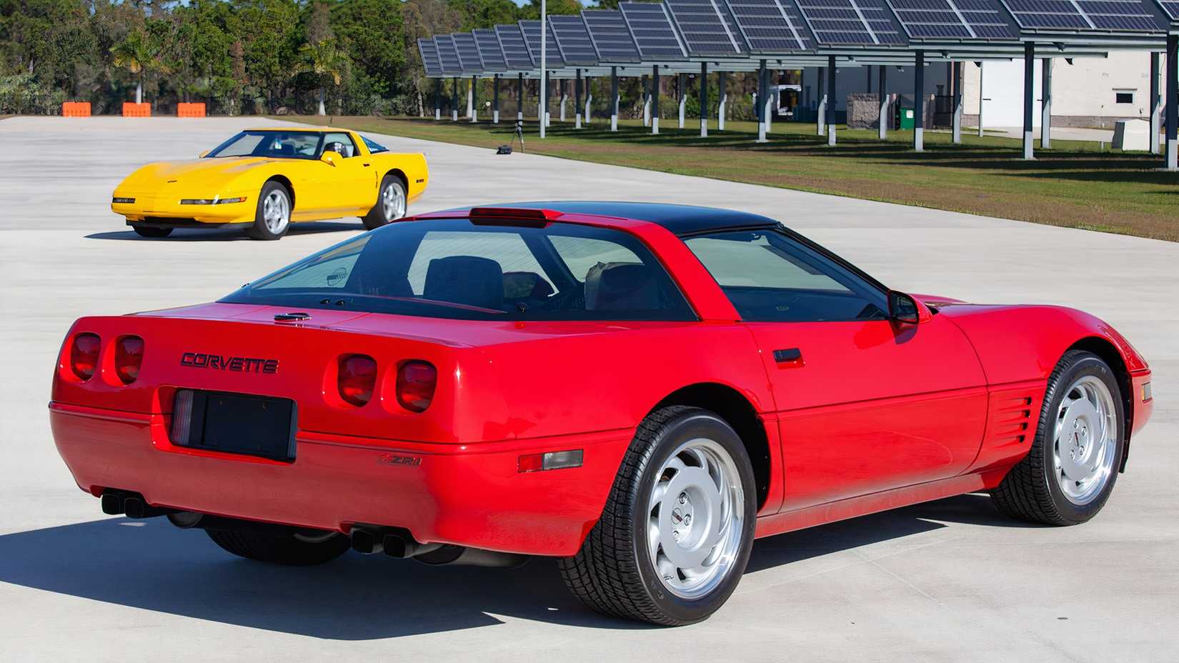 Here’s Why The Dodge Viper Never Outsold The Chevrolet Corvette