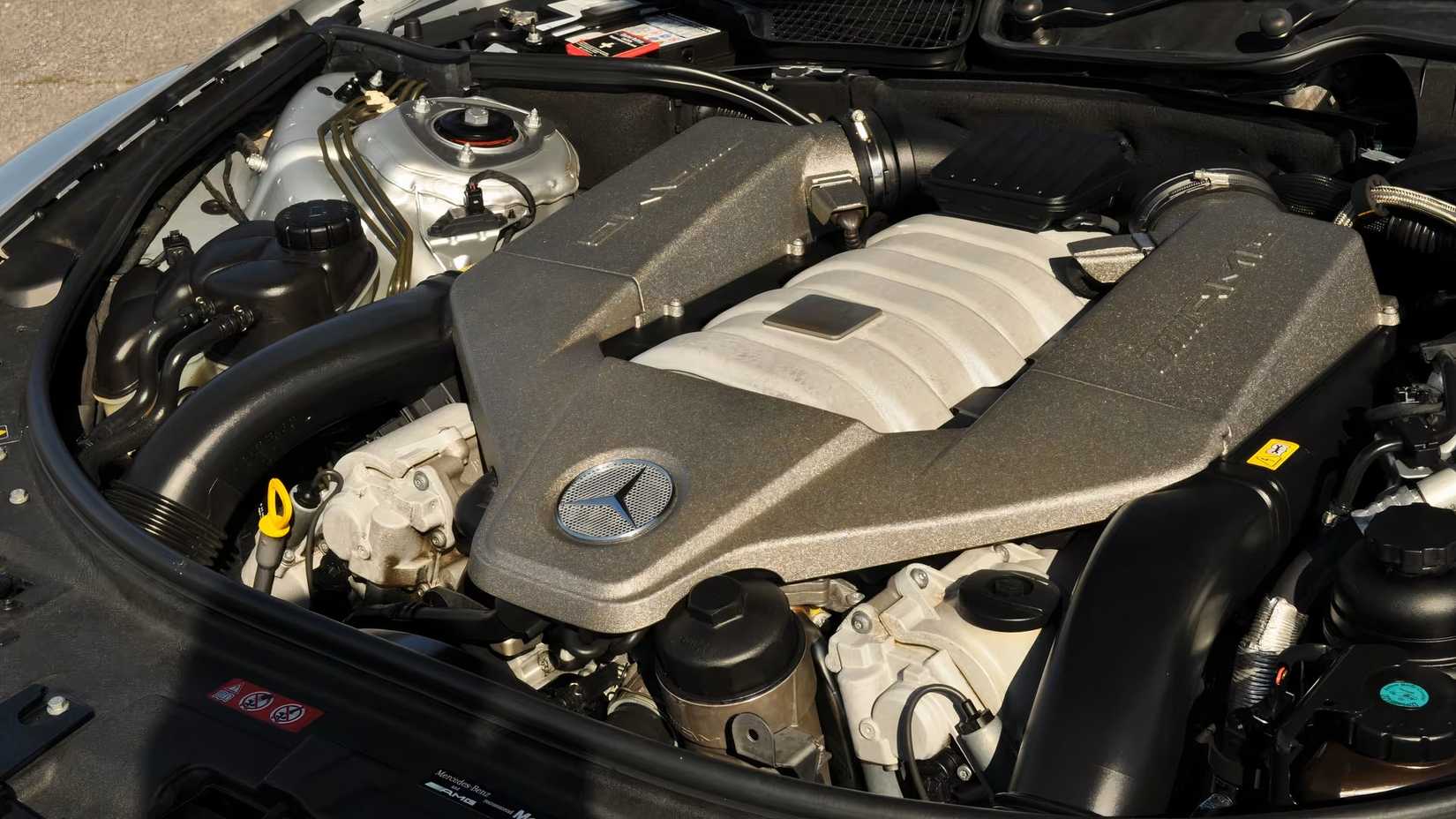 10 Naturally Aspirated V8s Modern Engineers Cannot Replicate