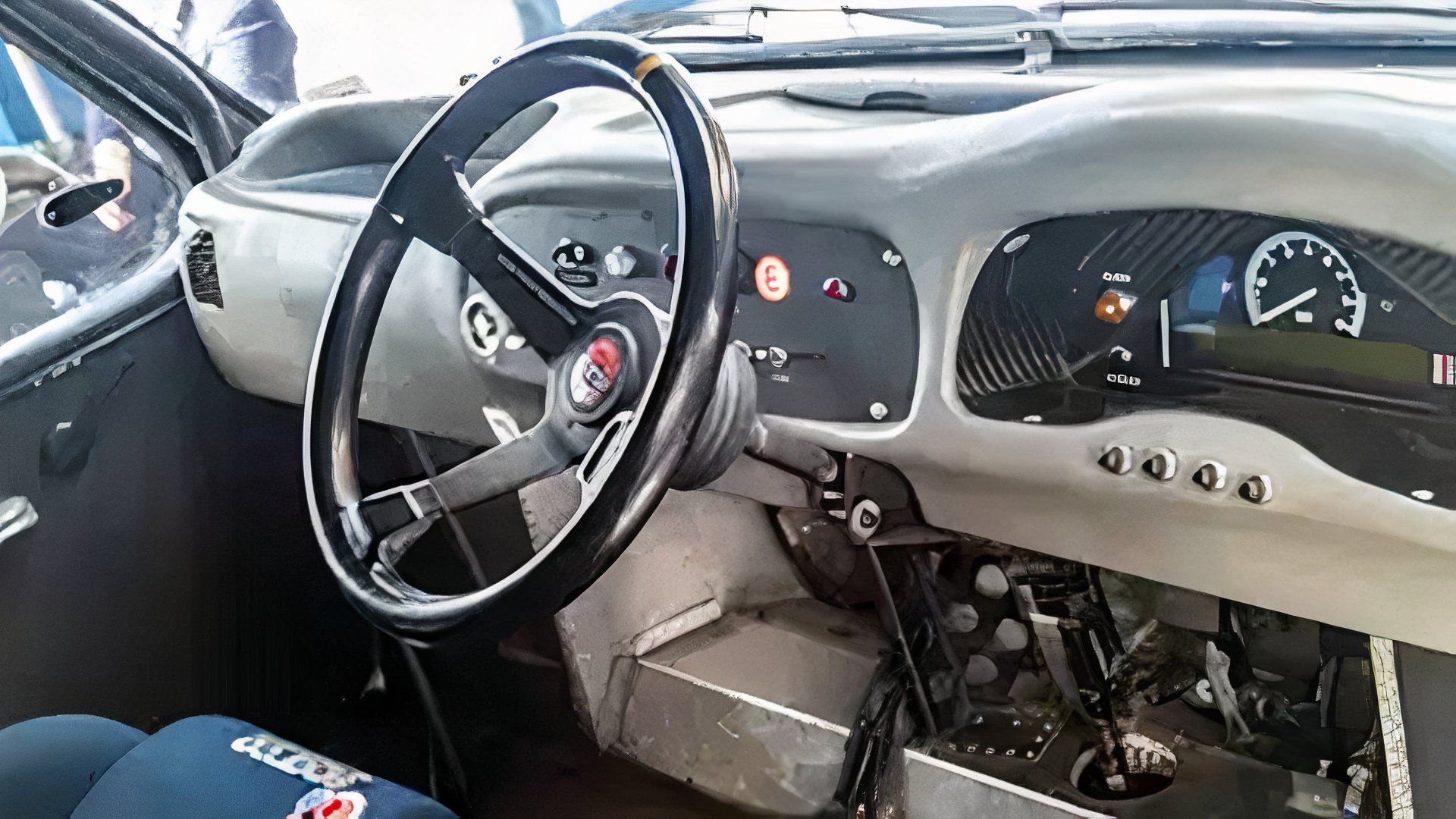 Ford Supervan 3: The 650 HP Van That Beat the McLaren F1