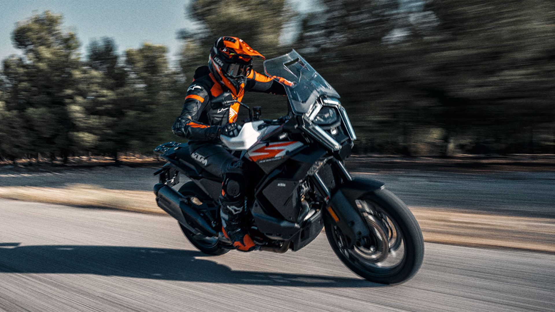 2025 KTM 1390 Super Adventure Is As Powerful As The Ducati Multistrada