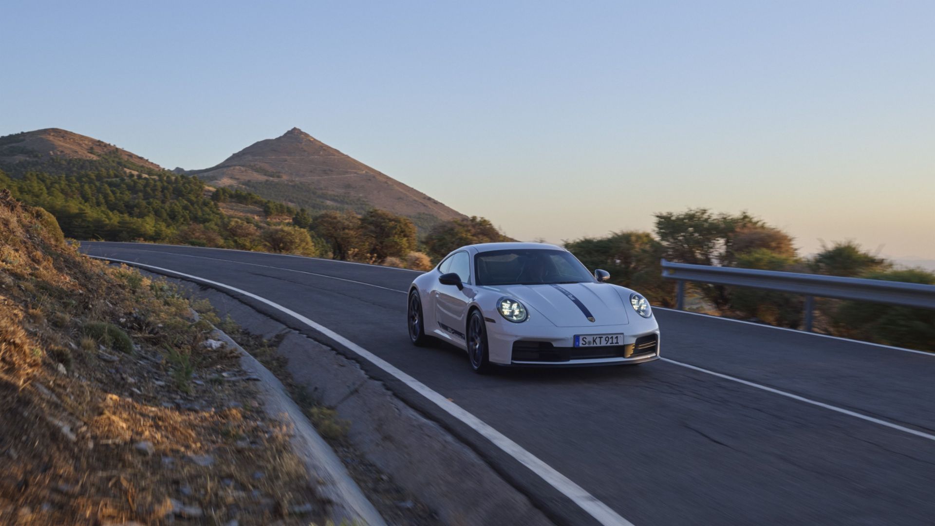 Porsche Brings Back The 911 Carrera T In 2025 With Manual Transmission