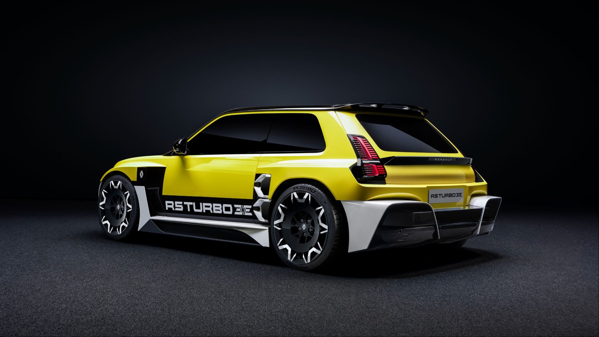Renault Once Sold The Craziest Mid-Engined Hot Hatch On The Market