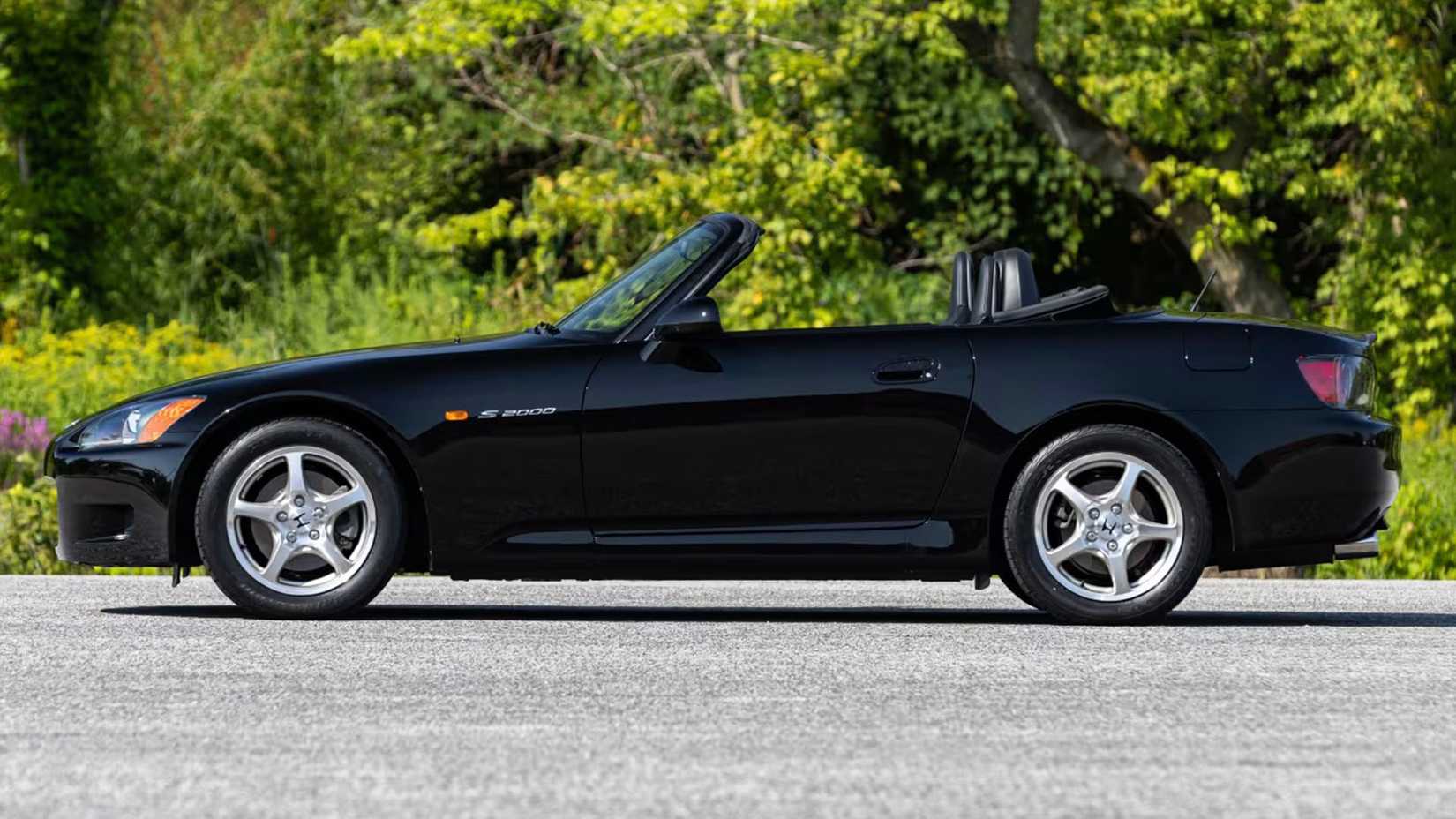 Honda's Affordable Sports Car That Beat Porsche At Its Own Game
