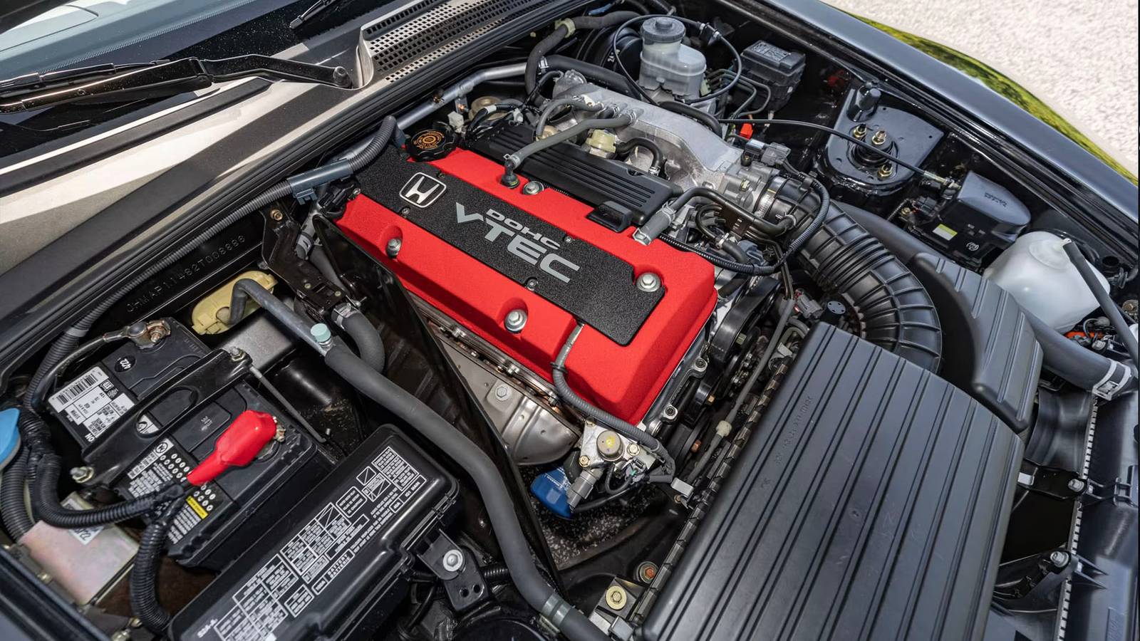 10 High-Revving Four-Cylinders That Shame Modern Turbo Engines