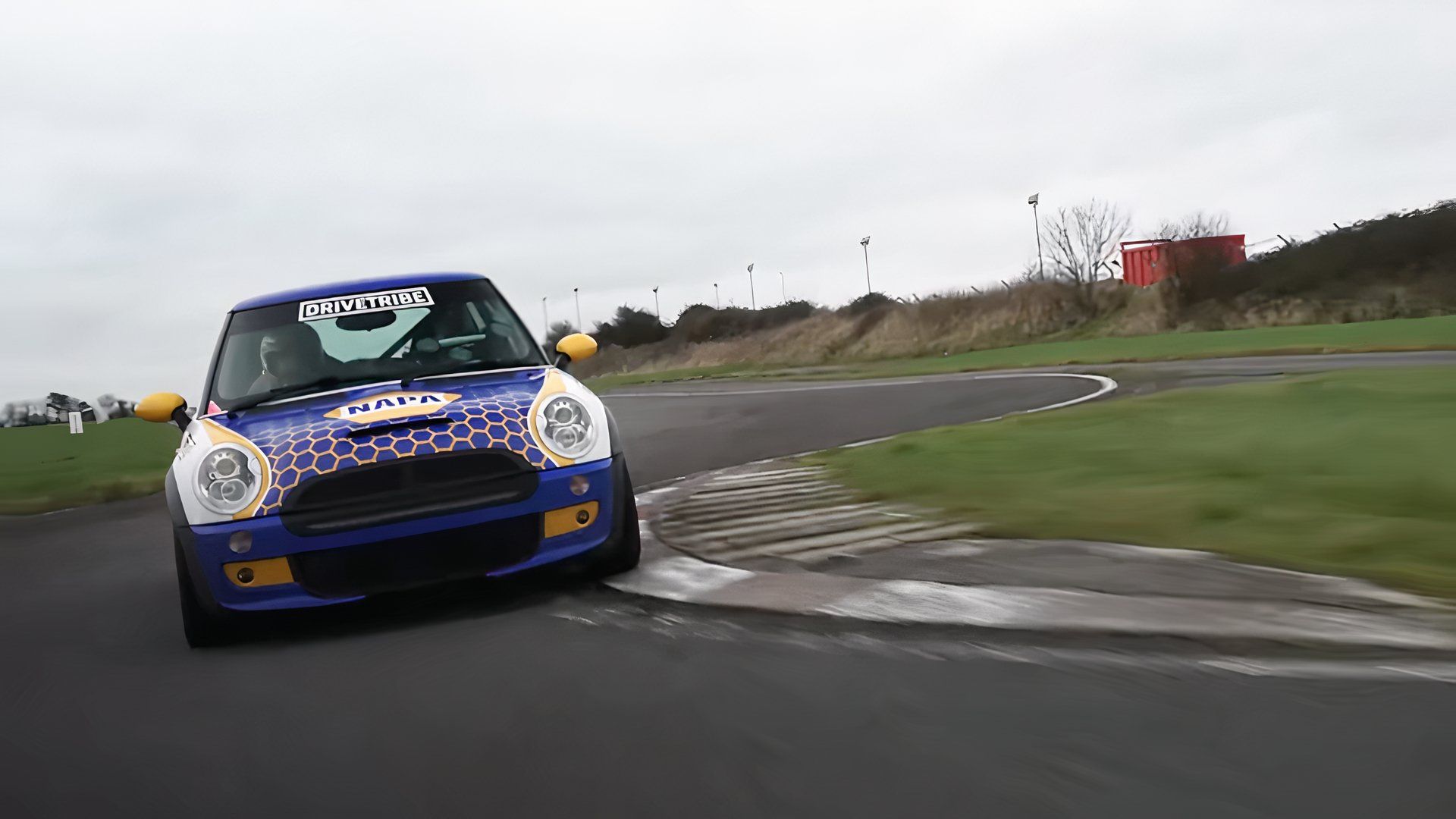 Richard Hammond Races His Daughter