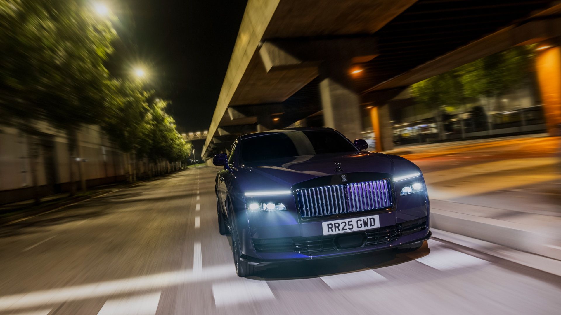 The Rolls-Royce Black Badge Spectre Is Ridiculously Powerful