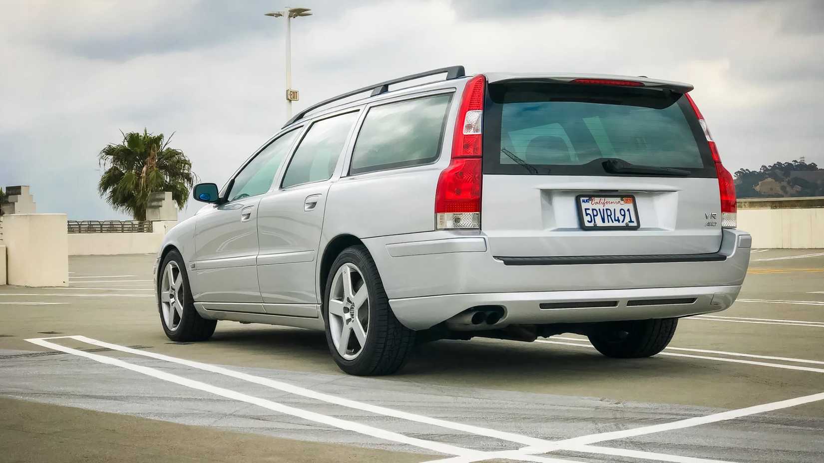 Volvo Built The Most Underrated Sleeper Car Of The 2000s